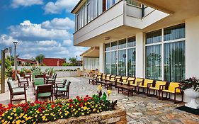 Hotel Caesar B&B Fronte Mare in Centro di Milano Marittima