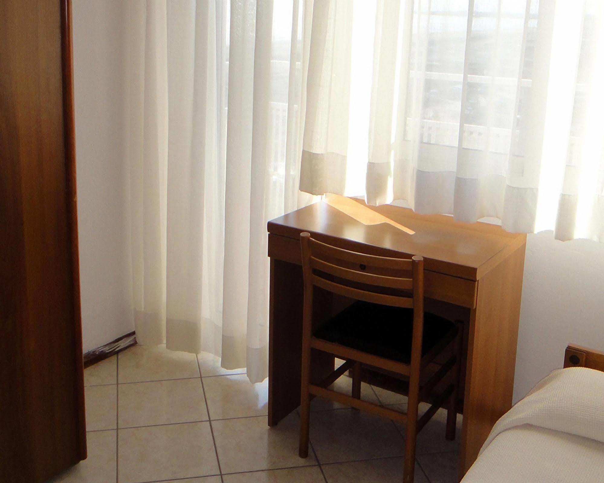 Hotel Caesar Bed And Breakfast Milano Marittima Esterno foto