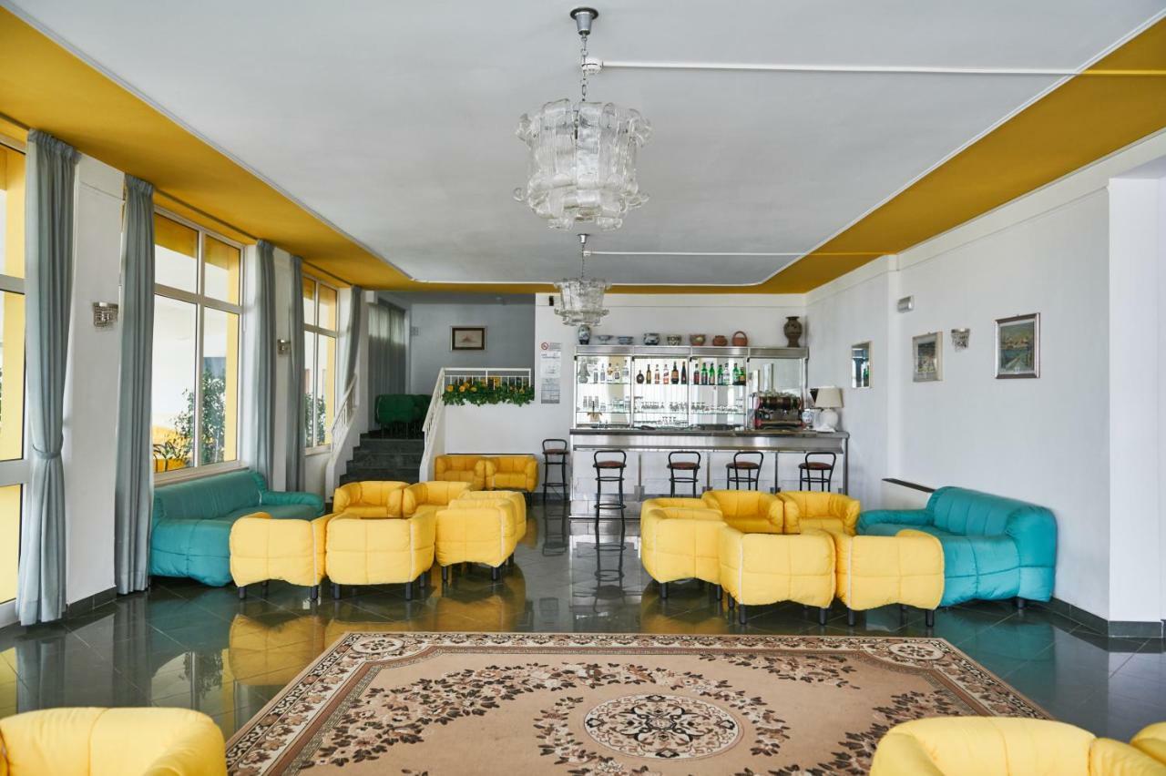Hotel Caesar Bed And Breakfast Milano Marittima Esterno foto