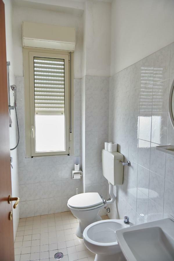 Hotel Caesar Bed And Breakfast Milano Marittima Esterno foto