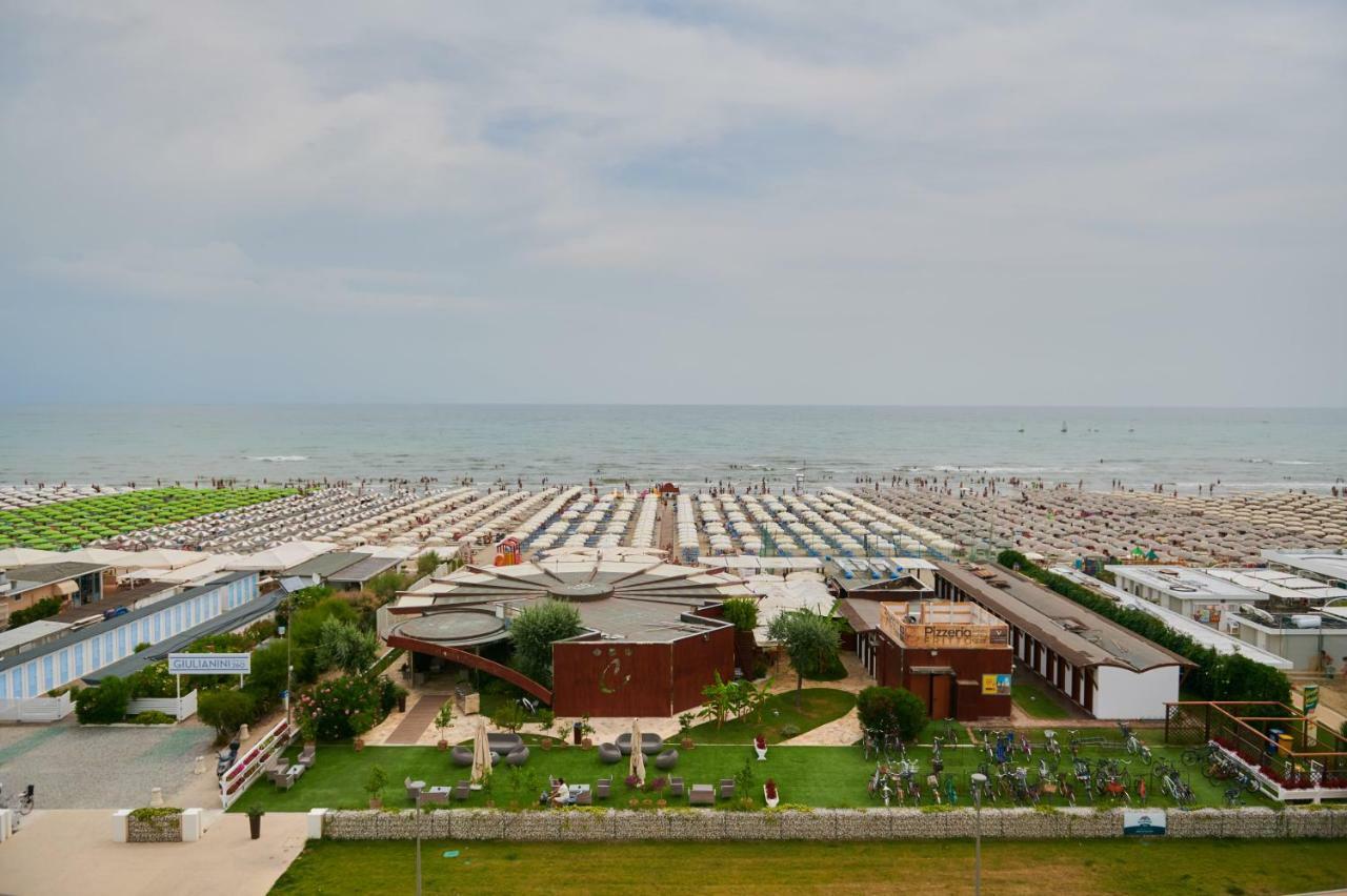 Hotel Caesar Bed And Breakfast Milano Marittima Esterno foto